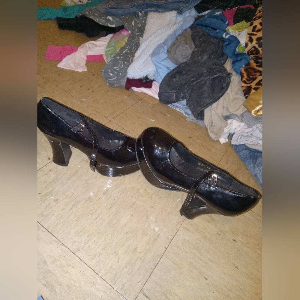 Sz 7 platform heels spirit brand